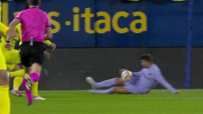 对此，2月27日，成龙通过个人社交账号用英文发文回应此事，并表示感谢大家的关心，“我非常健康、安全，没有被隔离”。