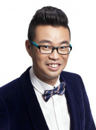 作为这次活动的一环，成宫宽贵首次挑战制作以“近距离恋爱”为主题的手机小说。